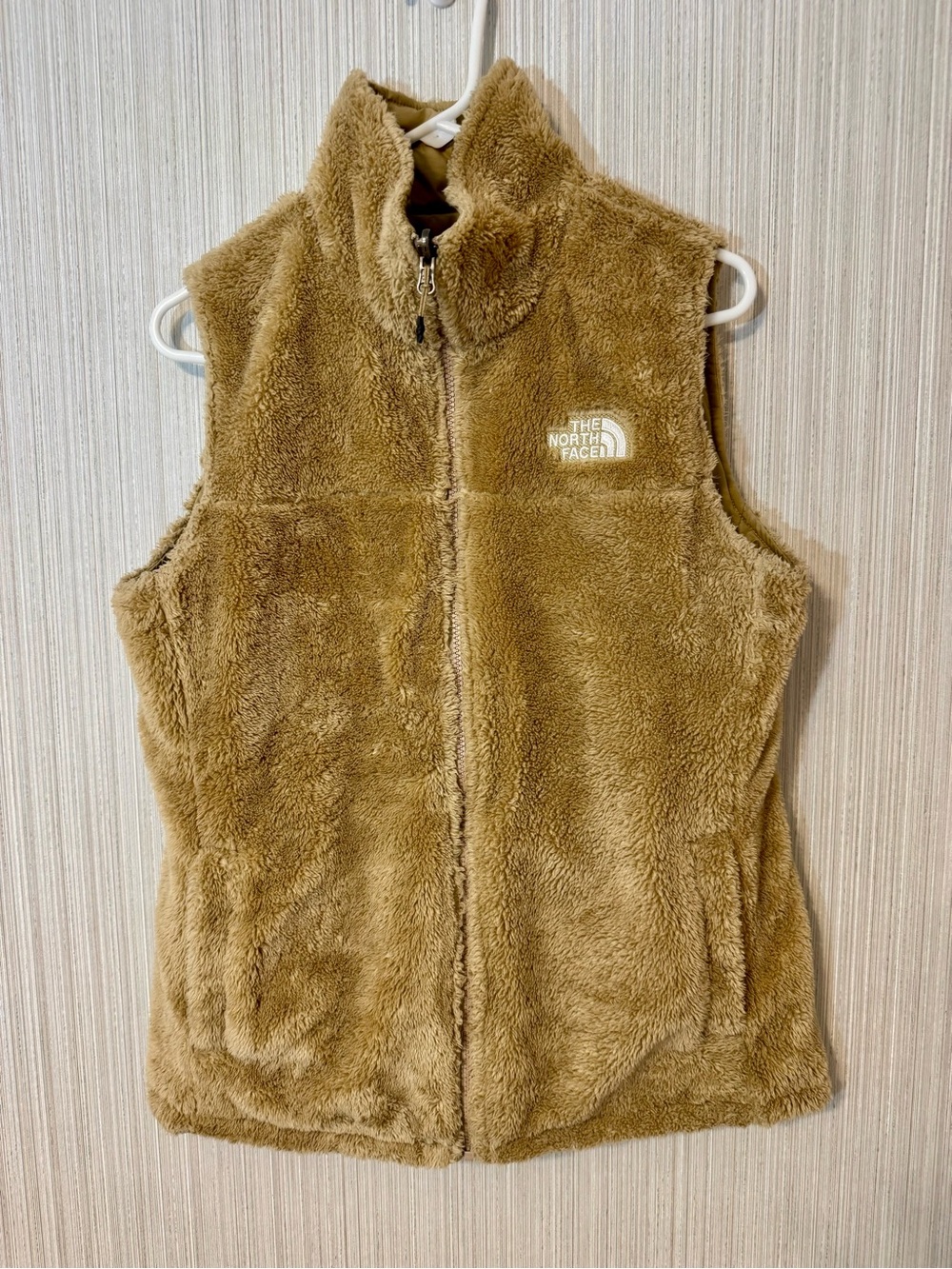 THE NORTH FACE MOSSBUD REVERSIBLE INSULATED VEST SOFTSHELL SHERPA TAN MEDIUM